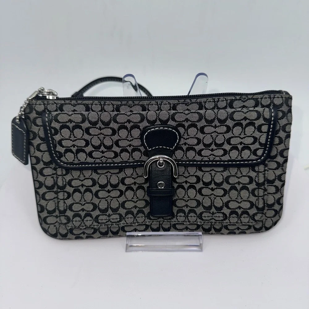 Coach Vintage Soho Black Mini Signature wristlet in EUC